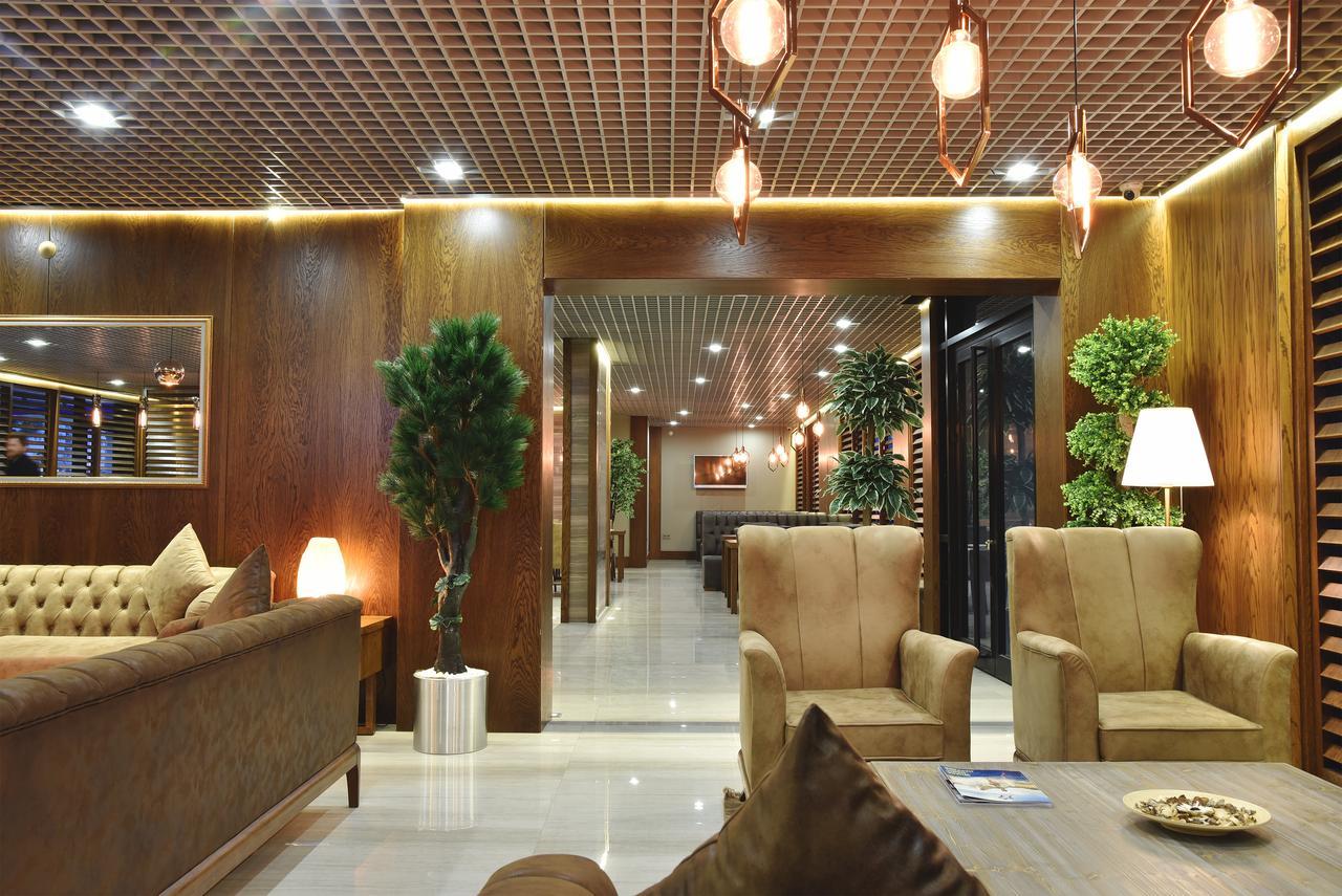 Hotel The Elegant 4*